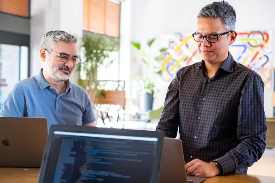 weKnow team collaboration